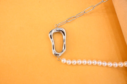 PEARL NECKLACE WITH SILVER CLASP