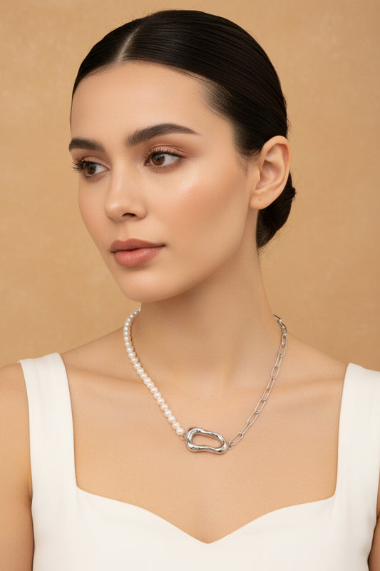 PEARL NECKLACE WITH SILVER CLASP
