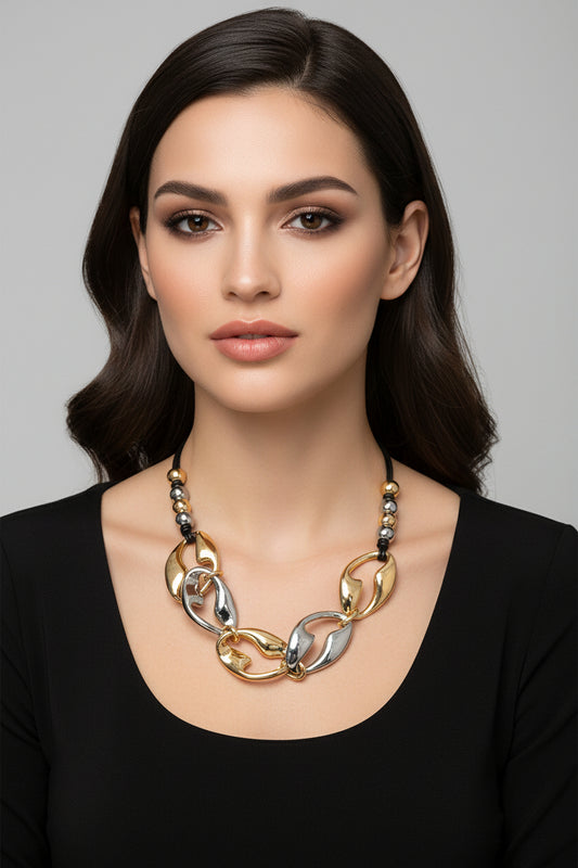 STATEMENT NECKLACE