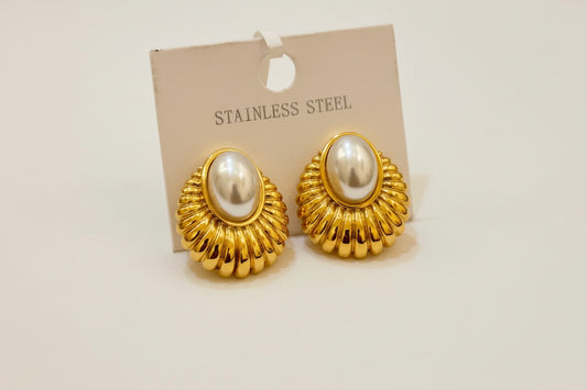Gold Plated Pearl Earring
